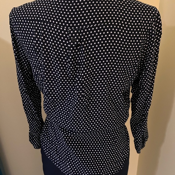 Market & Spruce beautiful Navy and white dot blouse Large - Picture 6 of 12